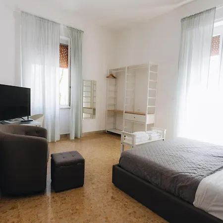 Bed & Breakfast The Nest - - 4*