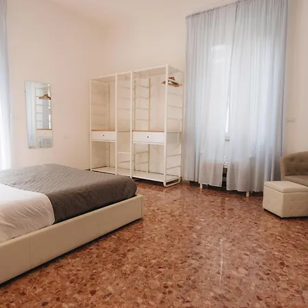 The Nest - - Bed & Breakfast 4*