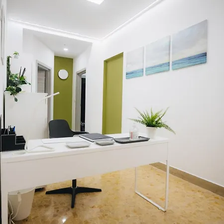 The Nest - - Bed & Breakfast Pescara