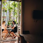 The Nest - - Bed & Breakfast 3*
