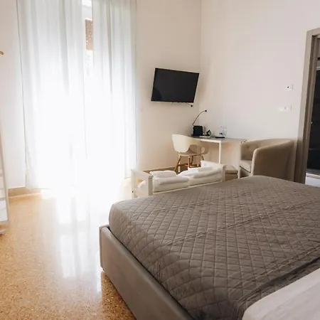 The Nest - - Bed & Breakfast 3*