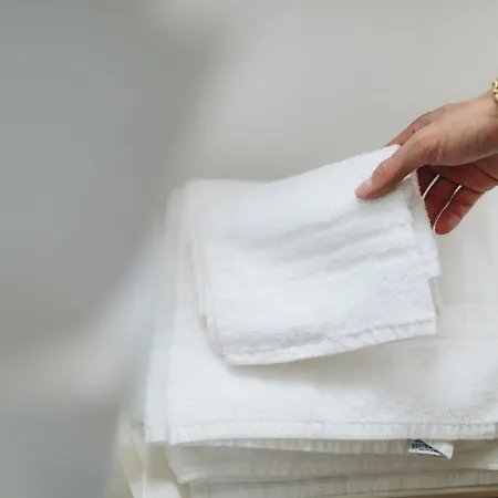 The Nest - - Bed & Breakfast