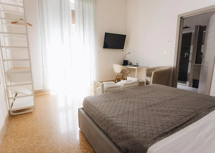 The Nest - - Nocleg ze śniadaniem 4*